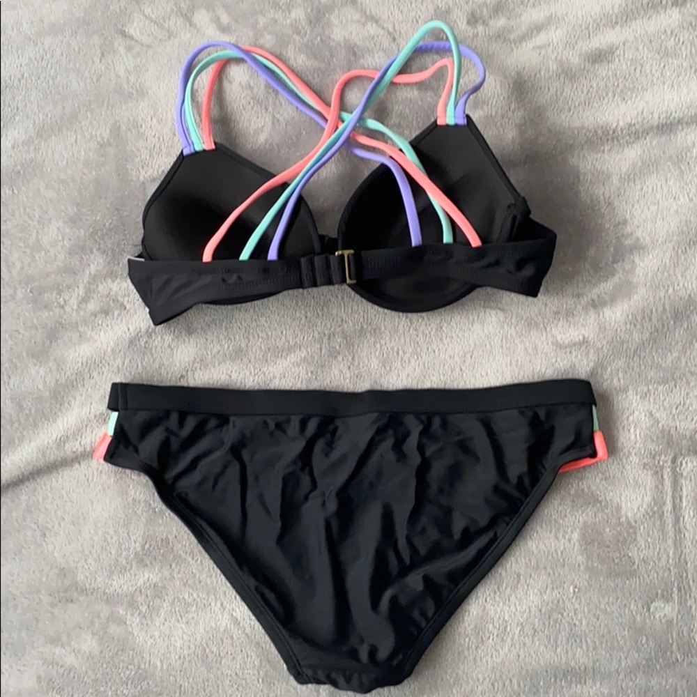 Two piece bikini - Picture 2 of 2